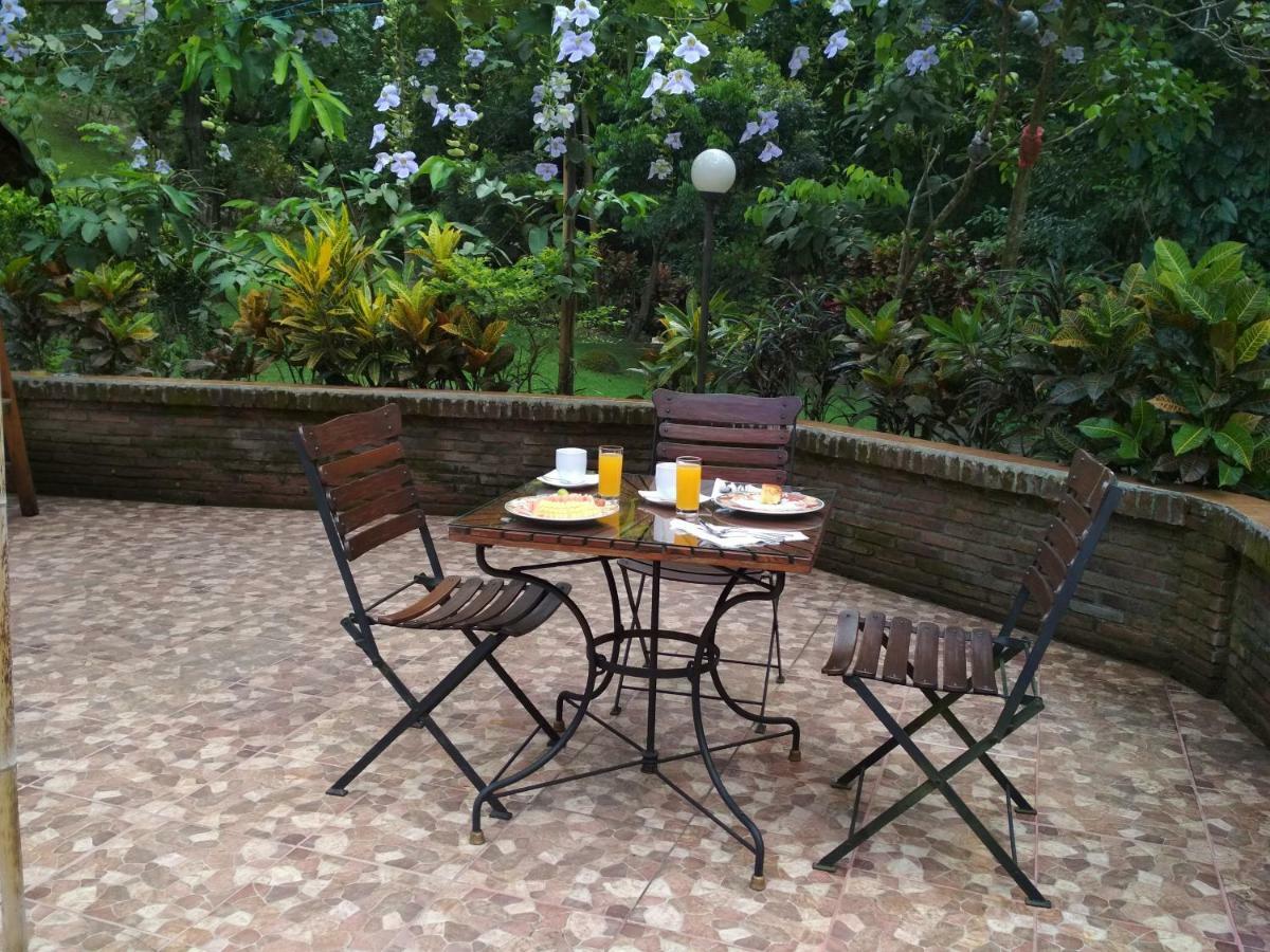 The Country House Senggigi Εξωτερικό φωτογραφία